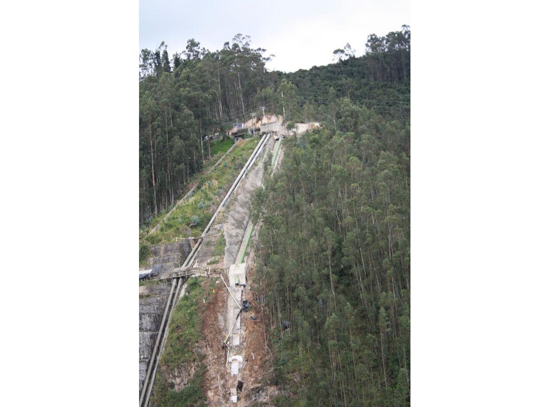 Obra civil y tubería de presión de central — Central Hidroeléctrica Saymirín V