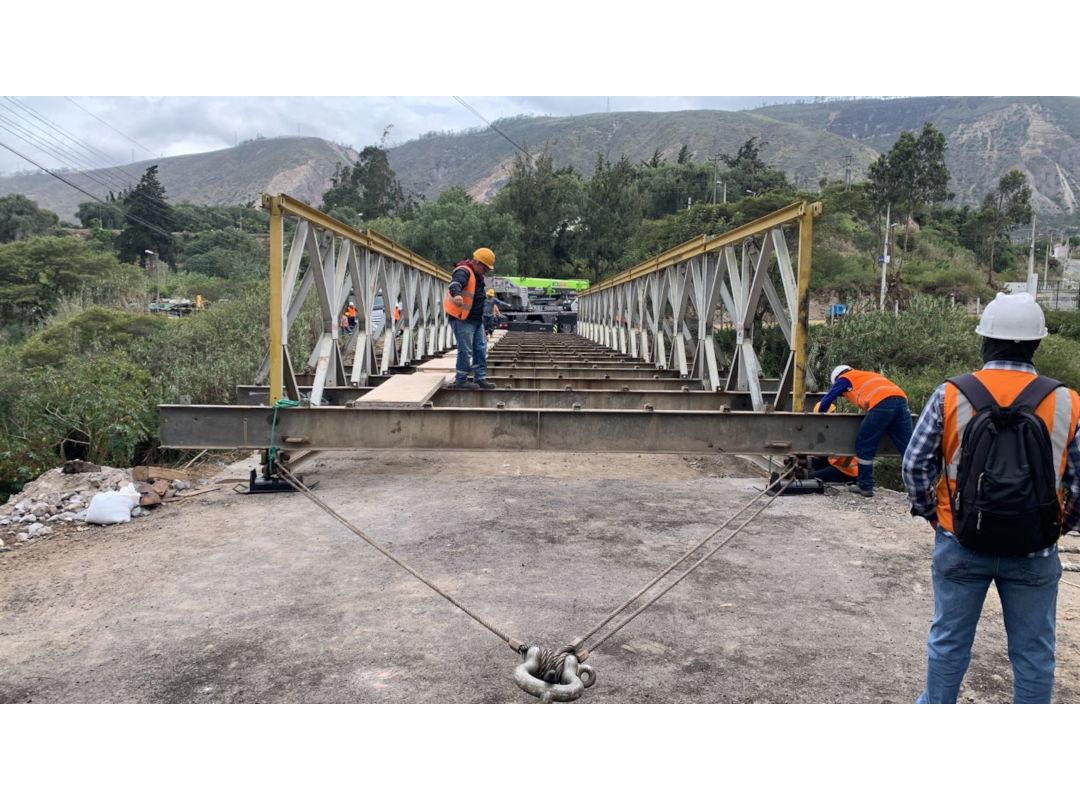 Puente vehicular sobre el río Monjas — fotografía 4 de 11