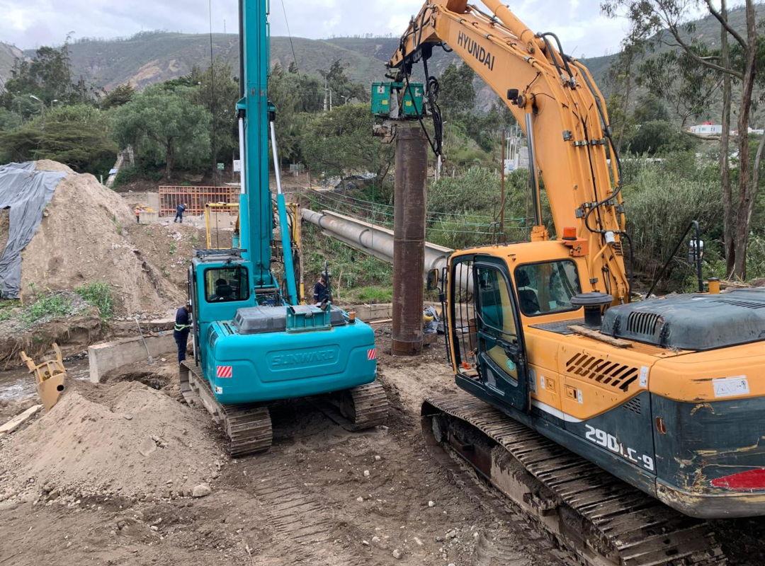 Puente vehicular sobre el río Monjas — fotografía 11 de 11